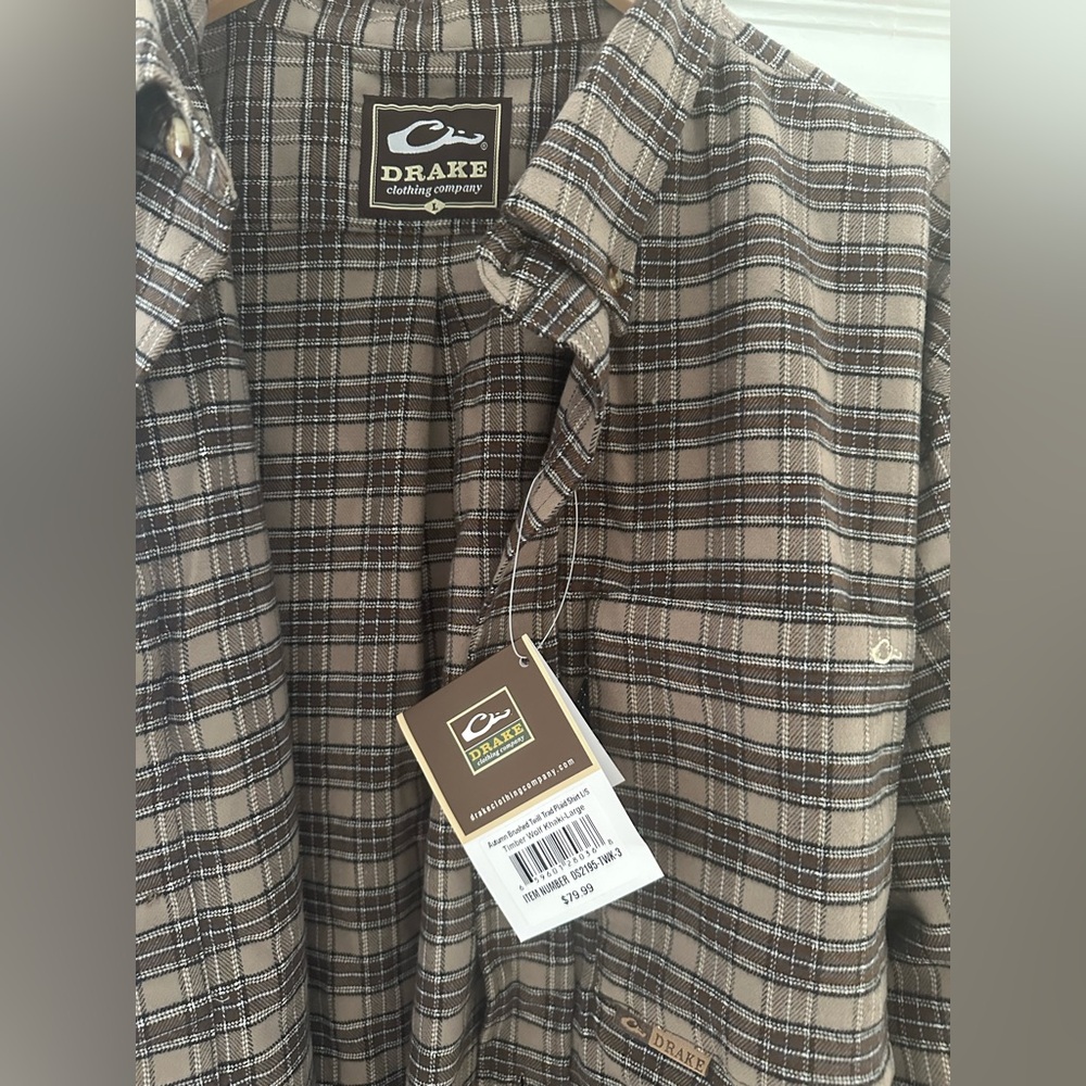 Button down - Picture 2 of 4